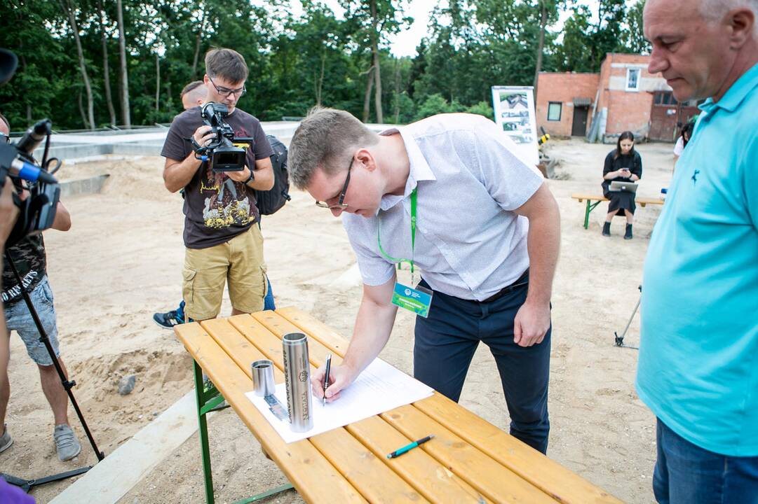 Zoologijos sode statoma gydykla