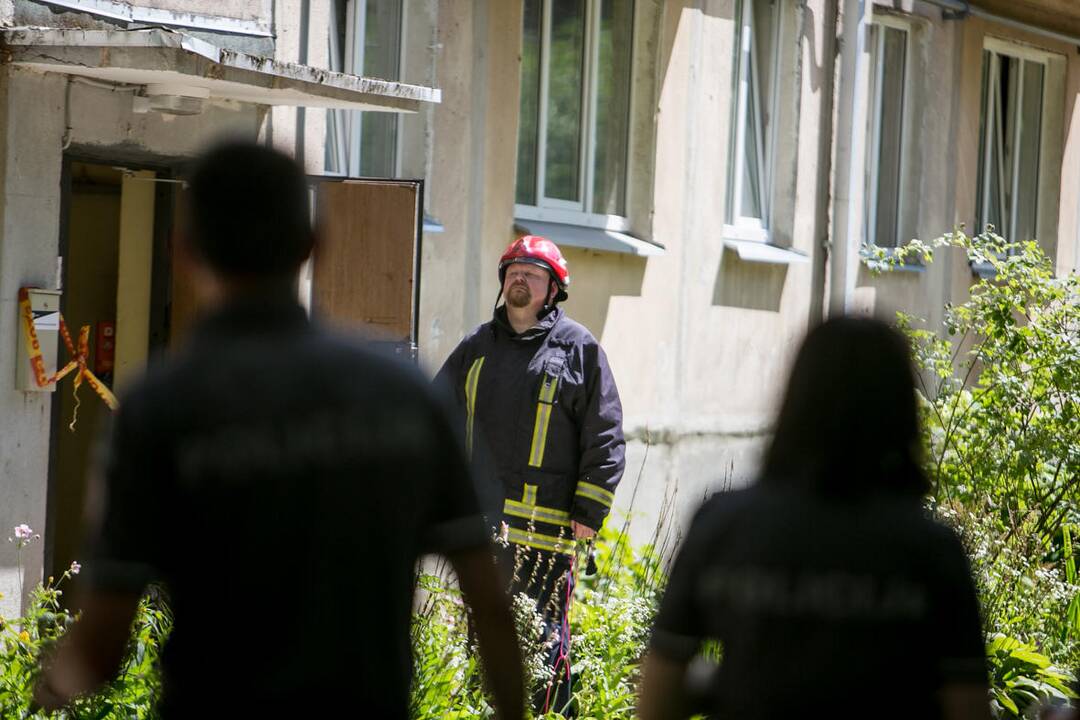 Kauno daugiabučio sienoje atsivėrė didžiulis plyšys