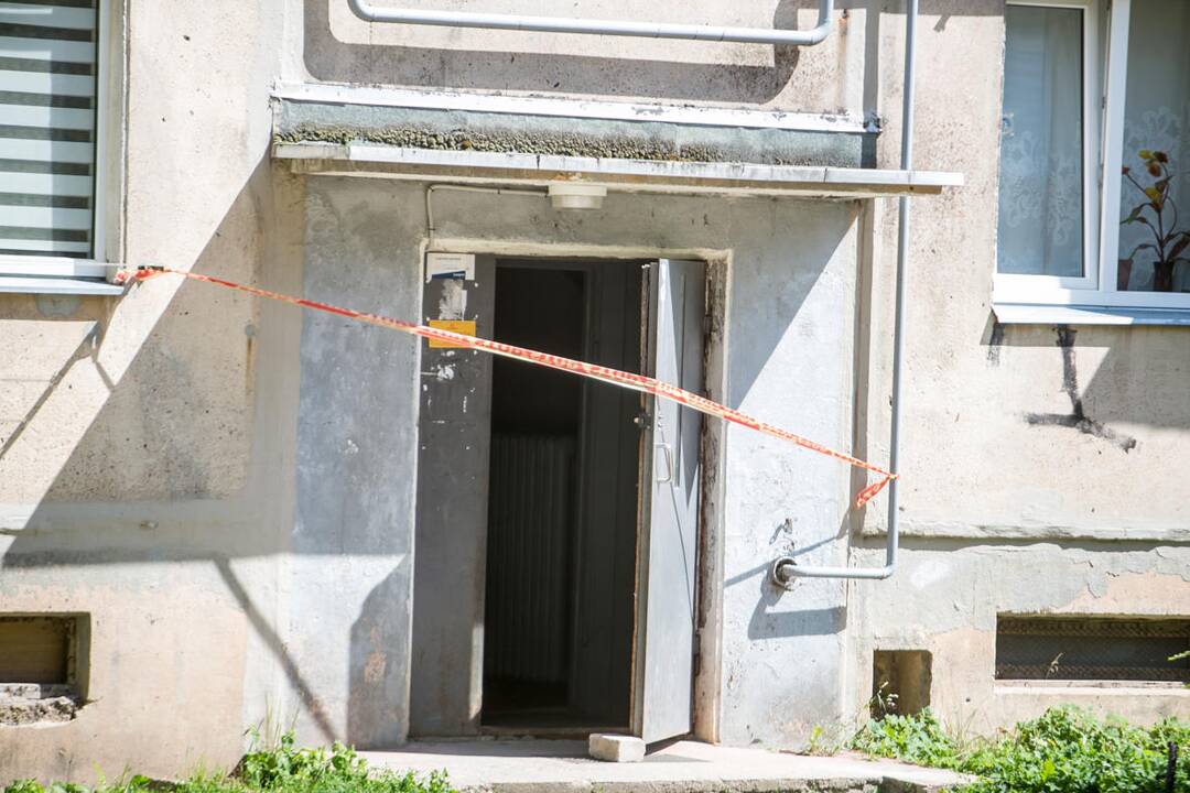 Kauno daugiabučio sienoje atsivėrė didžiulis plyšys