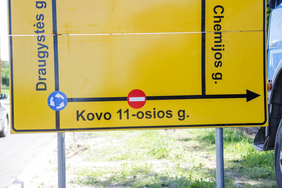 Uždaryta Kovo 11-osios gatvės atkarpa