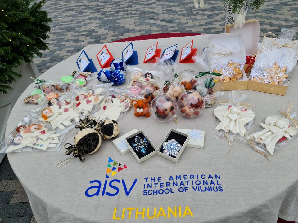 Vilniuje atidaryta virtuali labdaros Kalėdų mugė