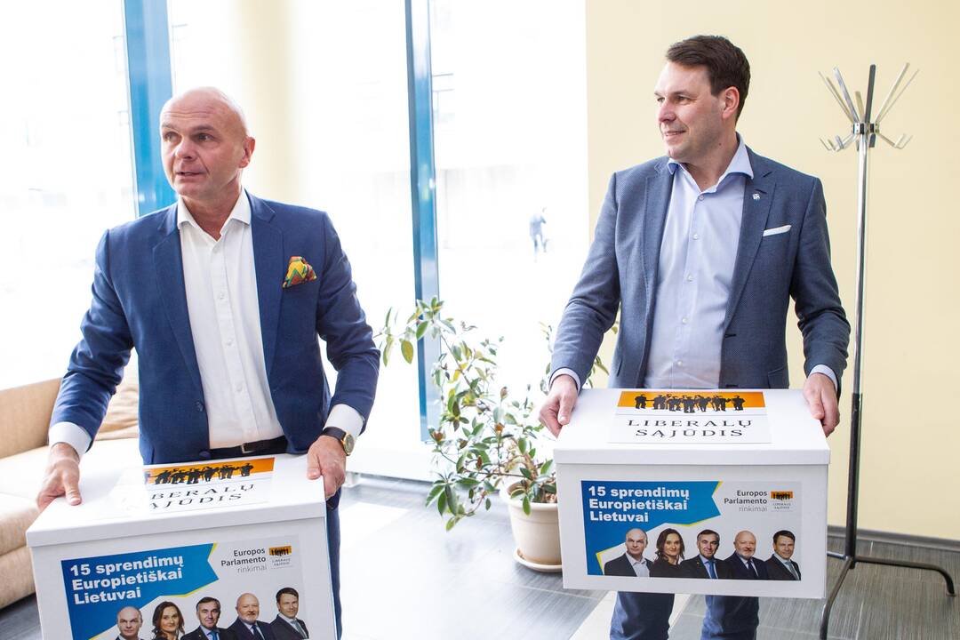 Parašų pristatymas VRK dėl dalyvavimo EP rinkimuose