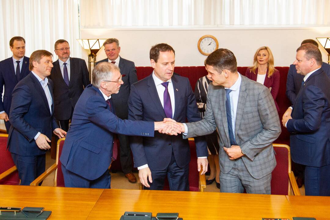 Dešimt svarbiausių valdančiosios koalicijos žadamų darbų
