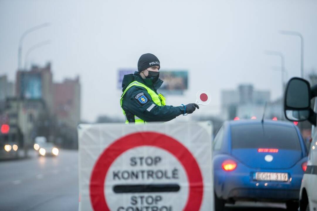 Judėjimo kontrolė: policija daugiausia dėmesio skirs „juodosioms“ savivaldybėms