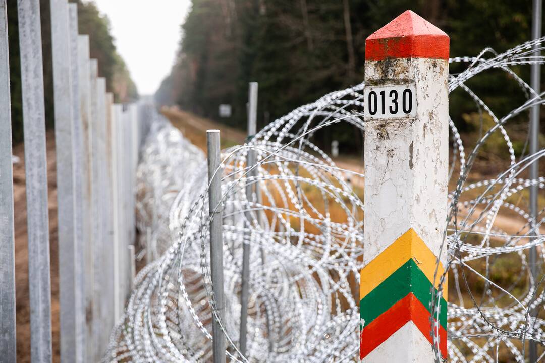 Ukrainiečiai tvoros su Baltarusija statybas keičia į karą tėvynėje