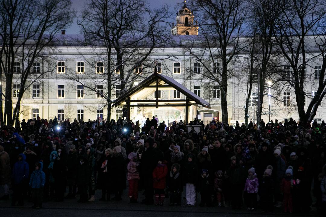 „Kalėdų giesmė“ ant Vilniaus katedros