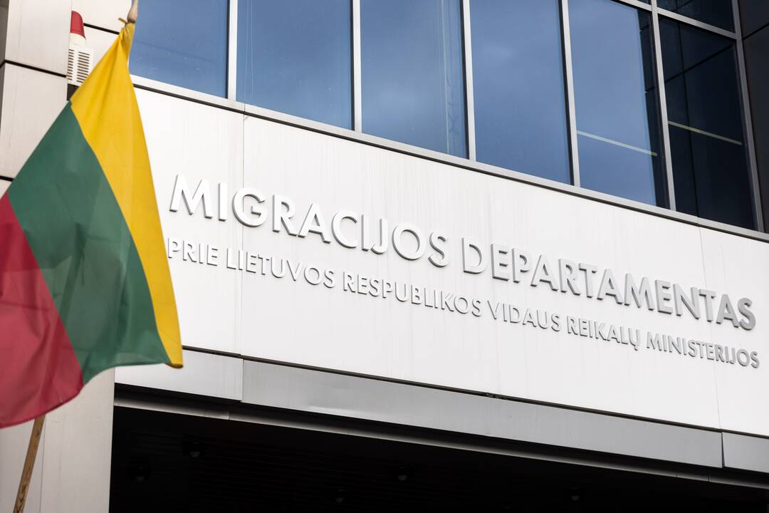Migracijos departamento darbuotoja iš ukrainietės už nemokamą paslaugą prašė pinigų