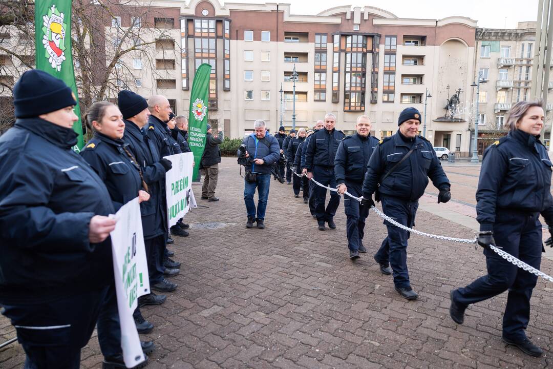 Įkalinimo įstaigų darbuotojų protestas