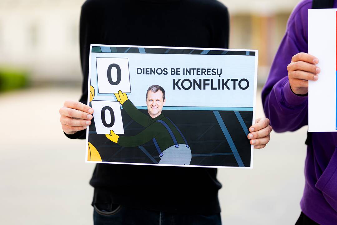 Jaunųjų konservatorių lygos protestas „Gintautai, rinkis: valstybė ar įmonė“