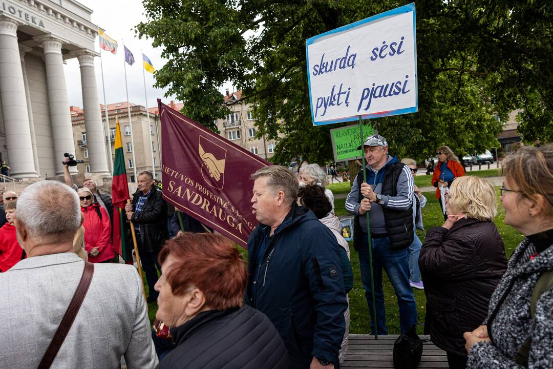 Protestas prieš NT mokestį prie Seimo