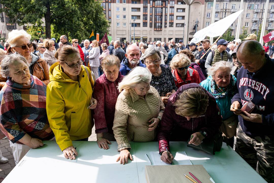 Protestas prieš NT mokestį prie Seimo