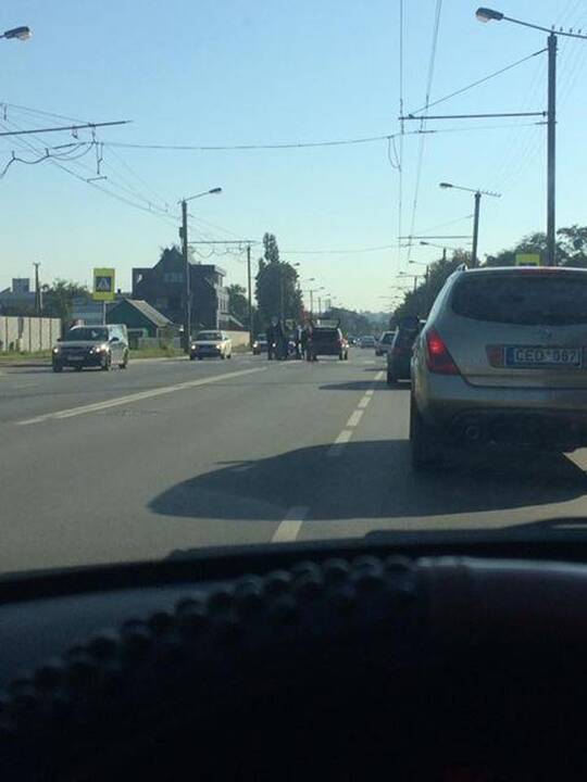Raudondvario plento pėsčiųjų perėjoje partrenkta moteris