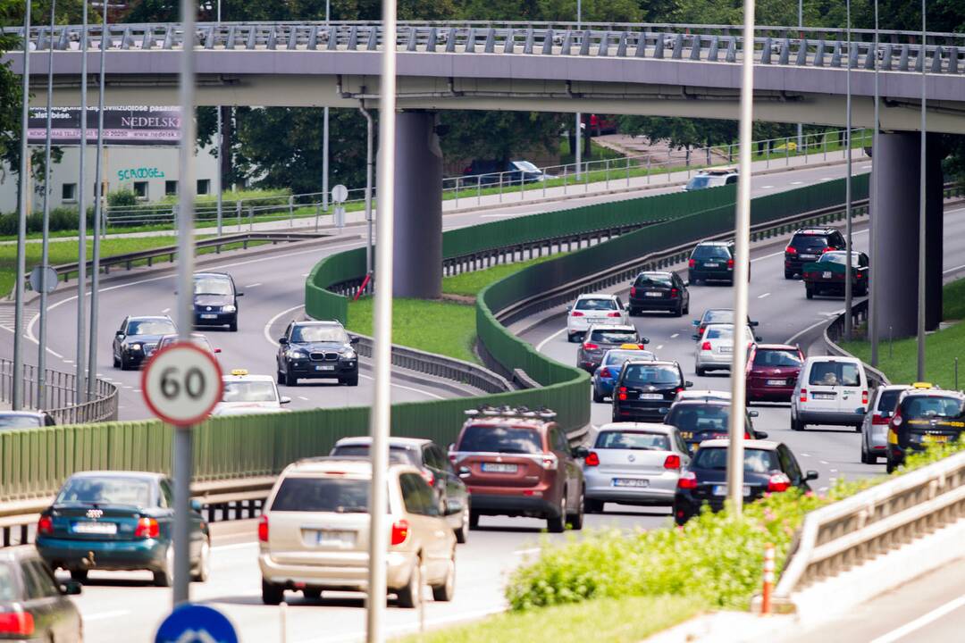 EBPO vadovas: Lietuva turi mažinti teršalų išmetimus transporte