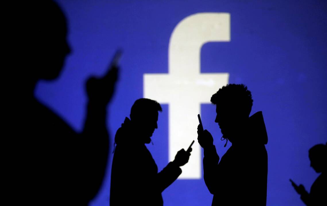 „Facebook“ Italijoje uždarė melagingas naujienas skelbusius puslapius