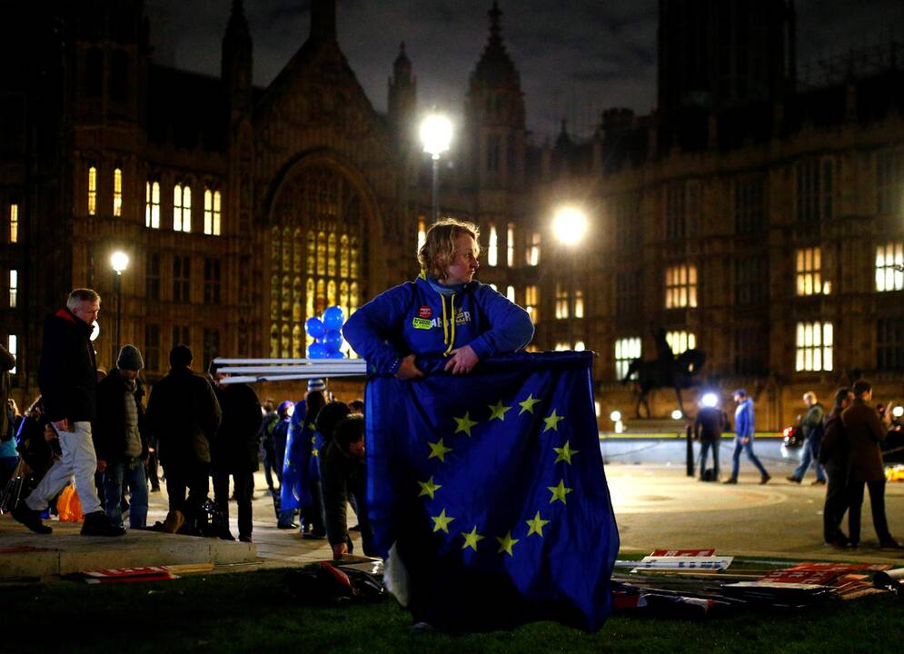 Britų parlamentas atmetė „Brexit“ sutartį