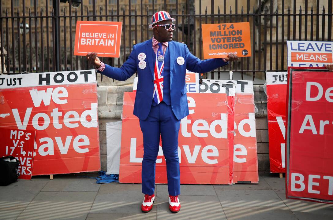 Britų vyriausybė planuoja trečią balsavimą dėl „Brexit“