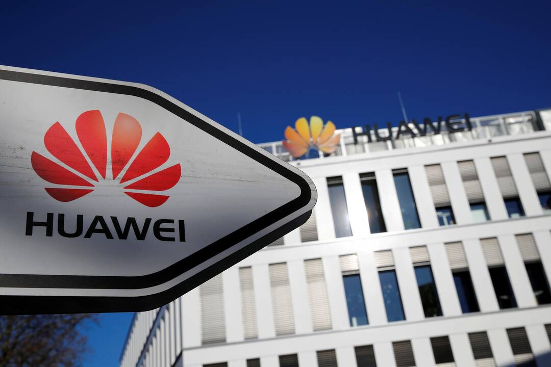 JAV sankcijų akivaizdoje „Huawei“ prakalbo apie išgyvenimą