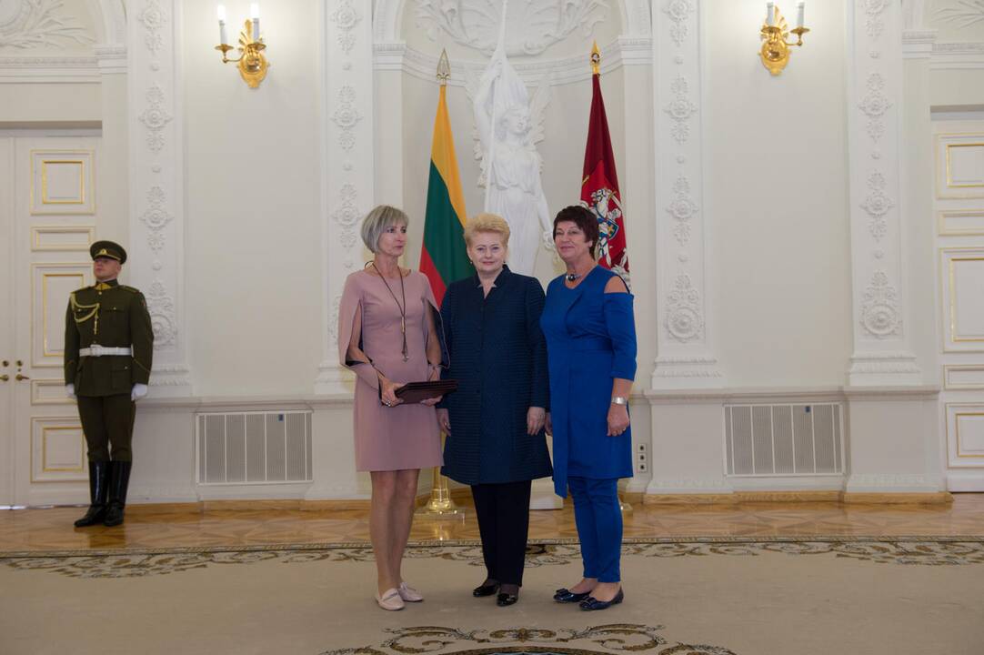 Prezidentė įteikė Žūvančiųjų gelbėjimo kryžius