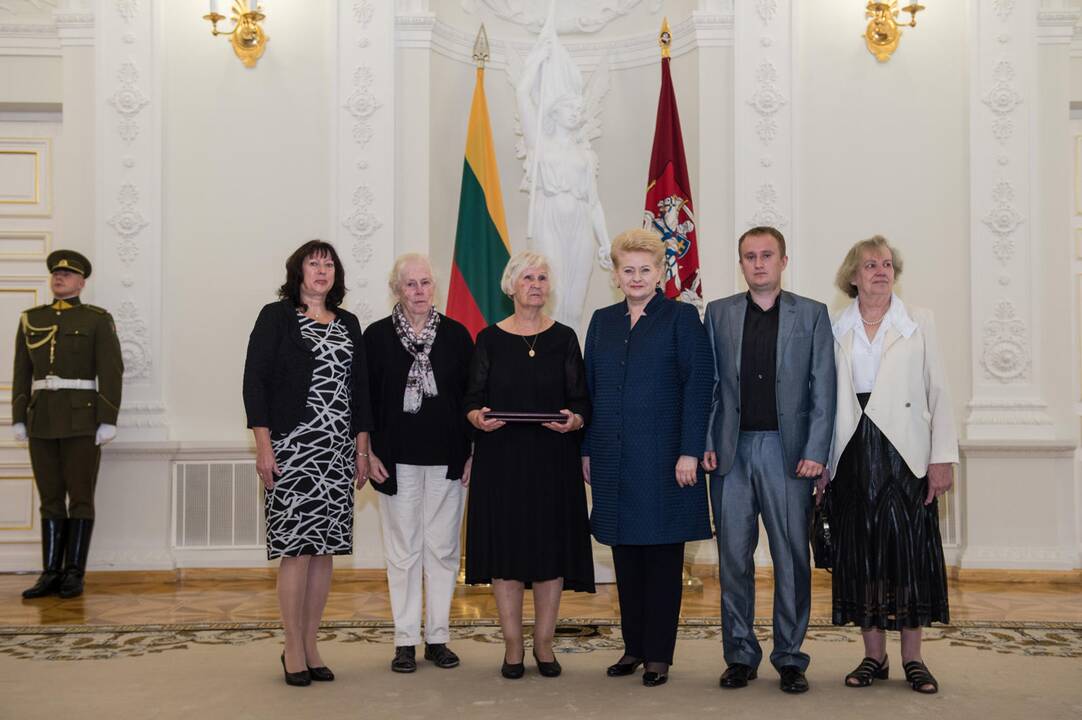 Prezidentė įteikė Žūvančiųjų gelbėjimo kryžius