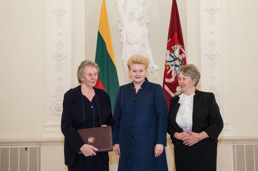 Prezidentė įteikė Žūvančiųjų gelbėjimo kryžius