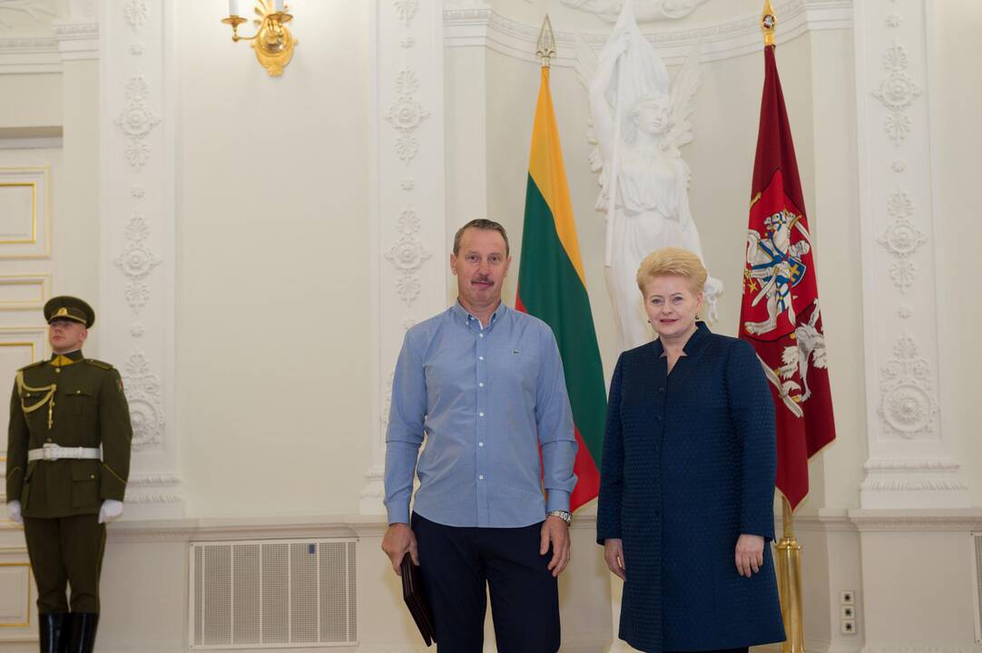 Prezidentė įteikė Žūvančiųjų gelbėjimo kryžius
