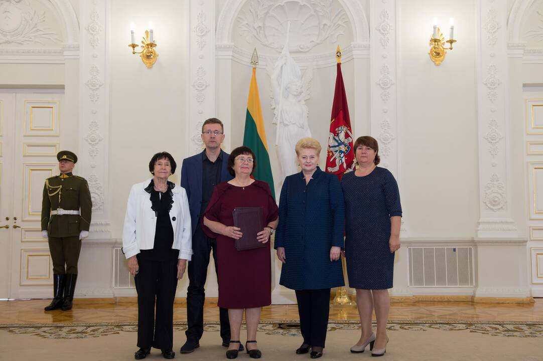 Prezidentė įteikė Žūvančiųjų gelbėjimo kryžius