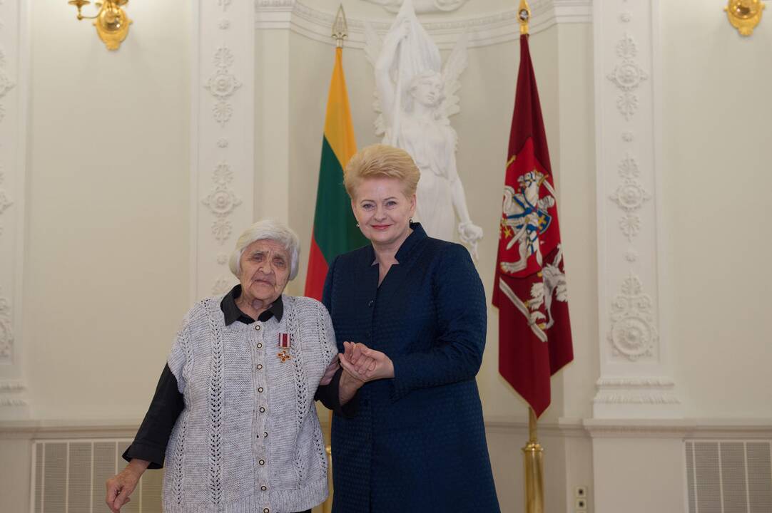 Prezidentė įteikė Žūvančiųjų gelbėjimo kryžius