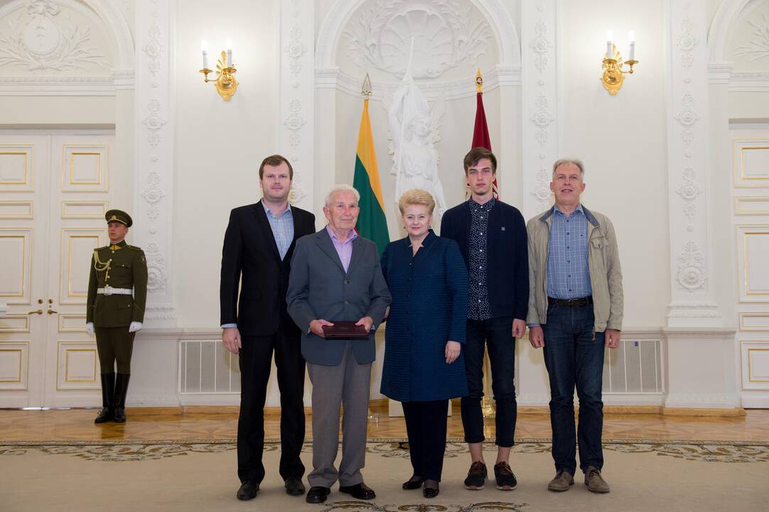 Prezidentė įteikė Žūvančiųjų gelbėjimo kryžius