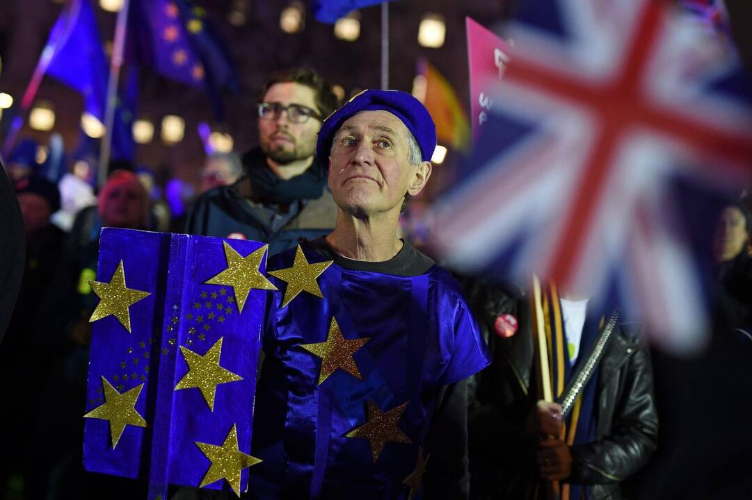 Britų parlamentas atmetė „Brexit“ sutartį