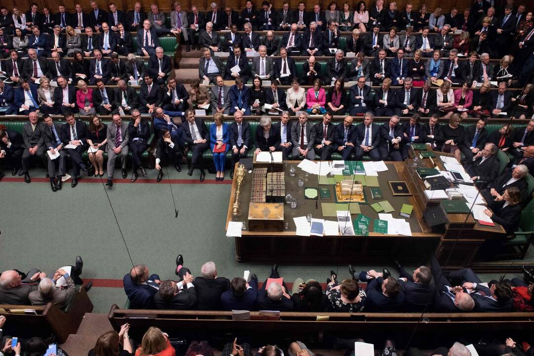 Britų parlamentas atmetė „Brexit“ sutartį