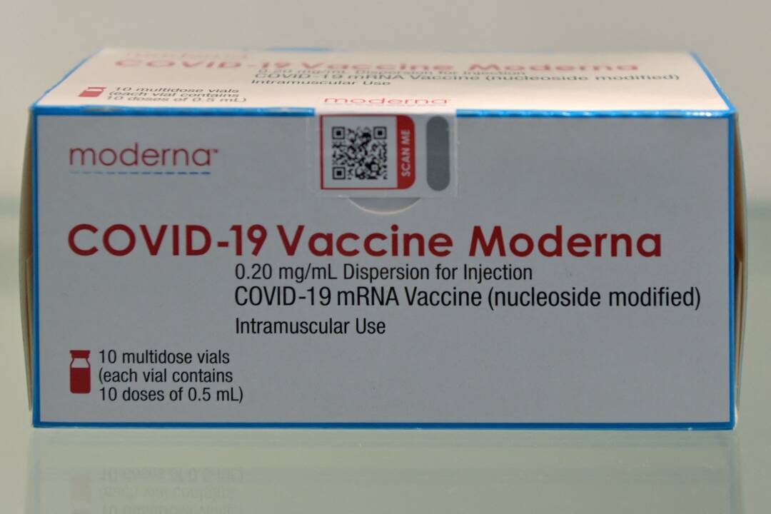 „Moderna“ tikisi 2022-aisiais pagaminti iki 3 mlrd. vakcinos nuo COVID-19 dozių