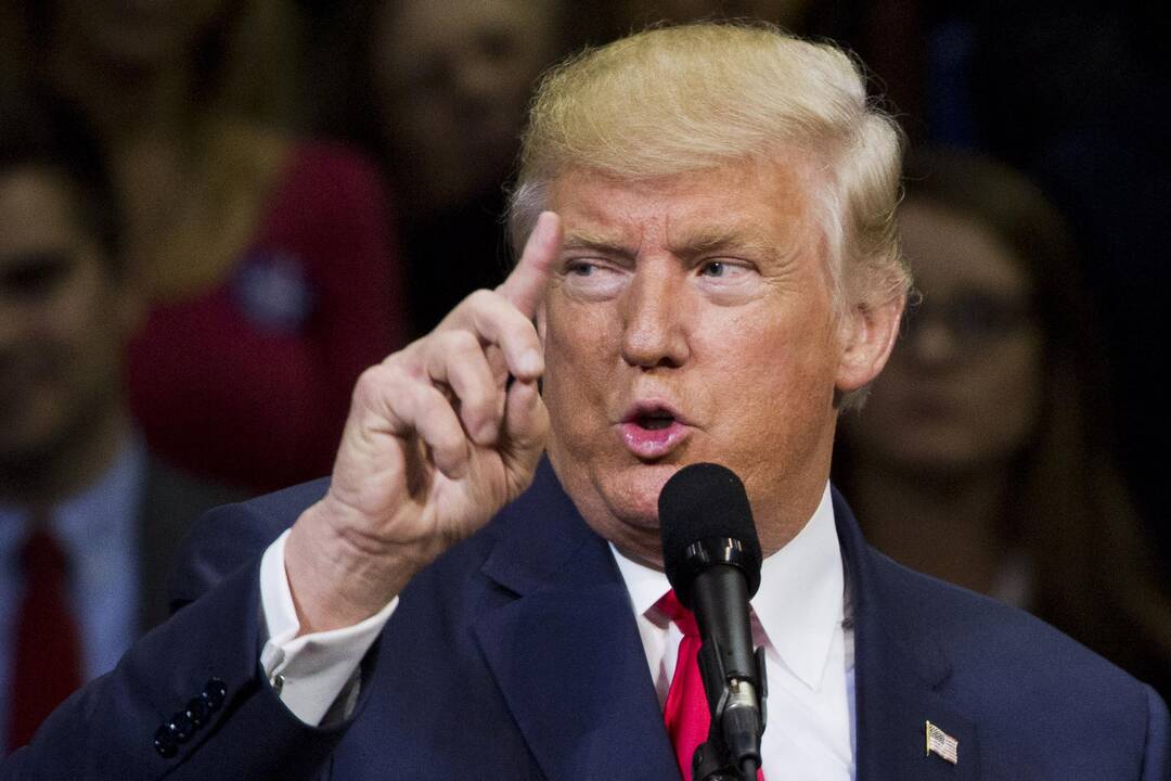 D. Trumpas plūdo nelojalius respublikonus: pamokysiu juos!