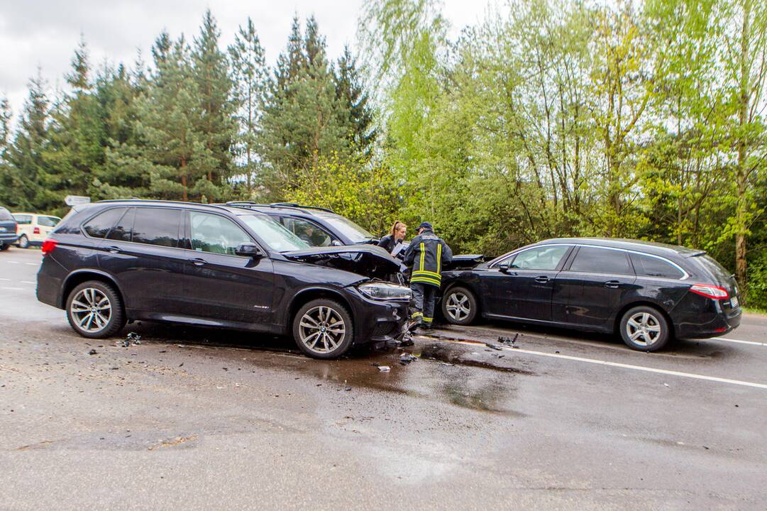 Trijų automobilių avarija Kauno rajone