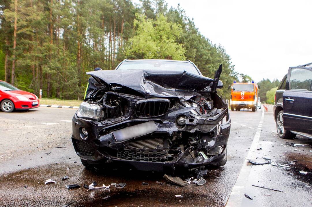 Trijų automobilių avarija Kauno rajone