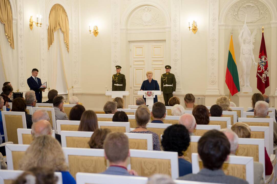 Prezidentė įteikė Žūvančiųjų gelbėjimo kryžius