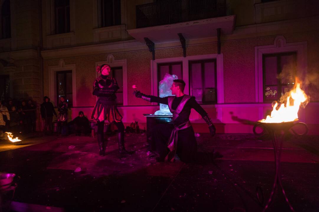 „Didysis kalėdinis sprogimas“ Istorinės Prezidentūros sodelyje
