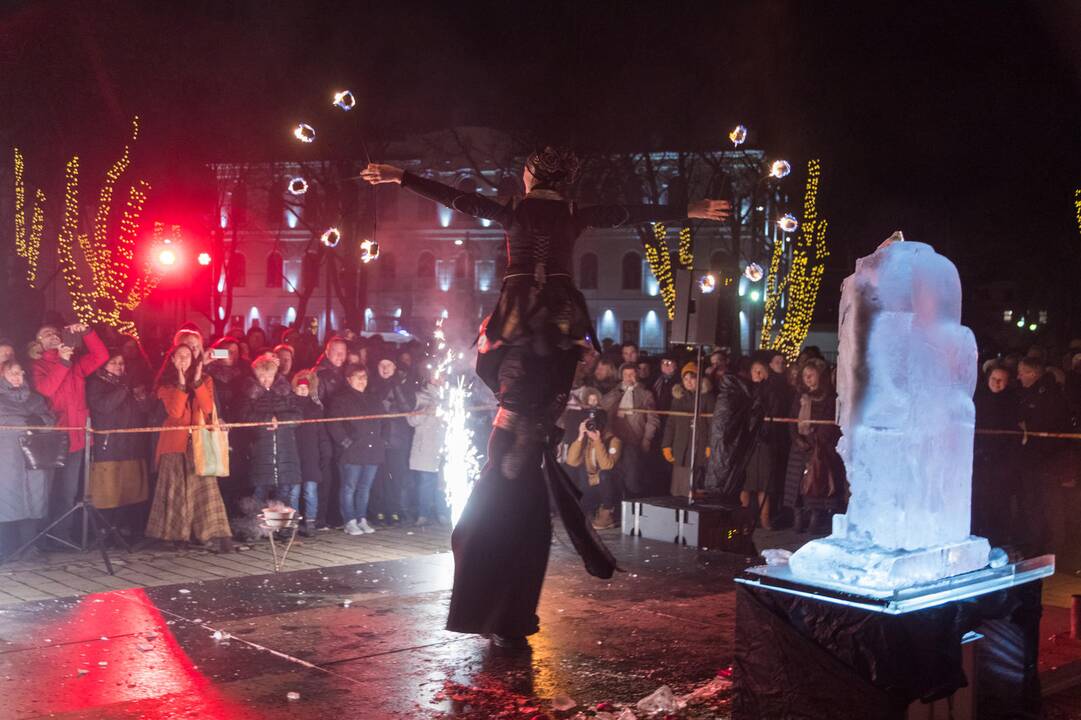 „Didysis kalėdinis sprogimas“ Istorinės Prezidentūros sodelyje