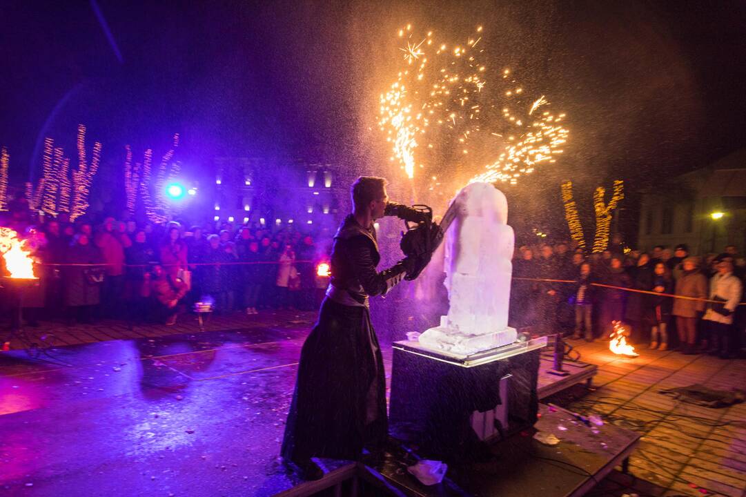„Didysis kalėdinis sprogimas“ Istorinės Prezidentūros sodelyje