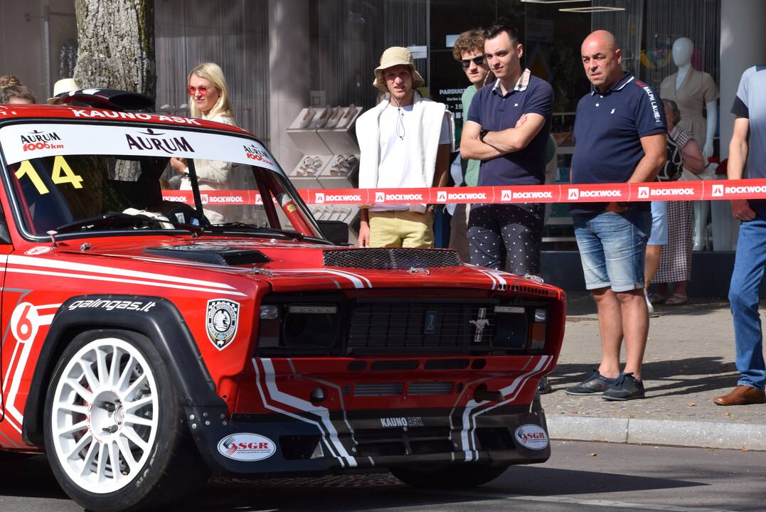 „Aurum 1006 km lenktynių“ automobilių parado akimirkos