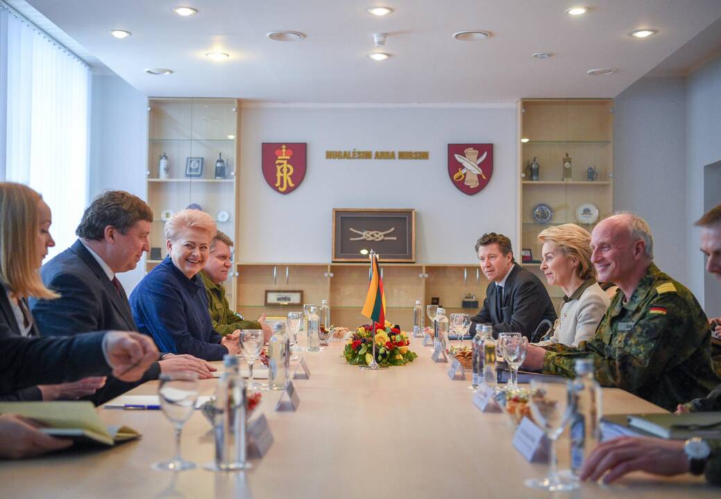 D. Grybauskaitės susitikimas su Vokietijos gynybos ministre