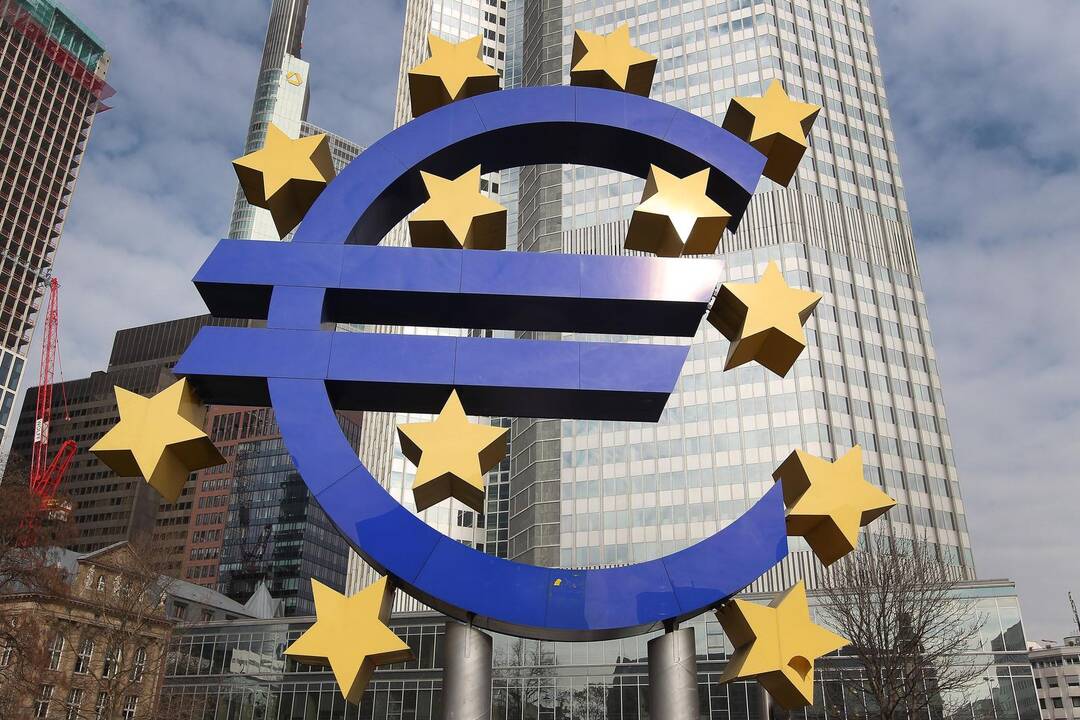 Eurobarometras: lietuviai optimistiškiausiai vertina Europos ekonomiką