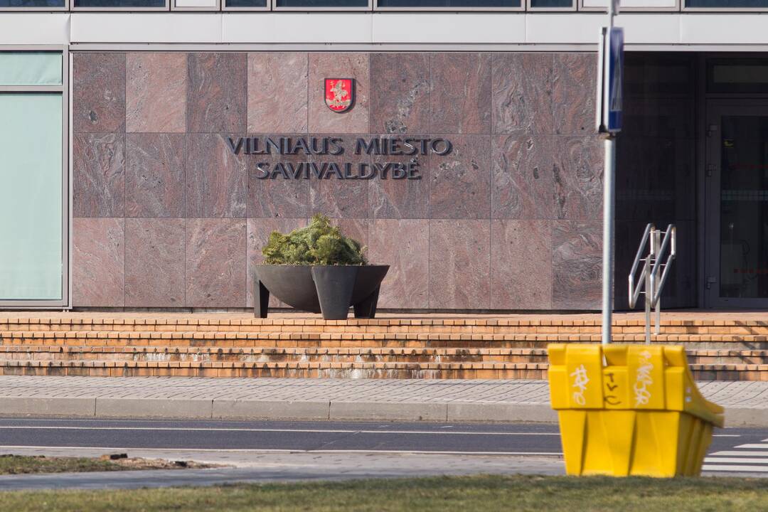 Merų alga gali priklausyti nuo gyventojų skaičiaus?