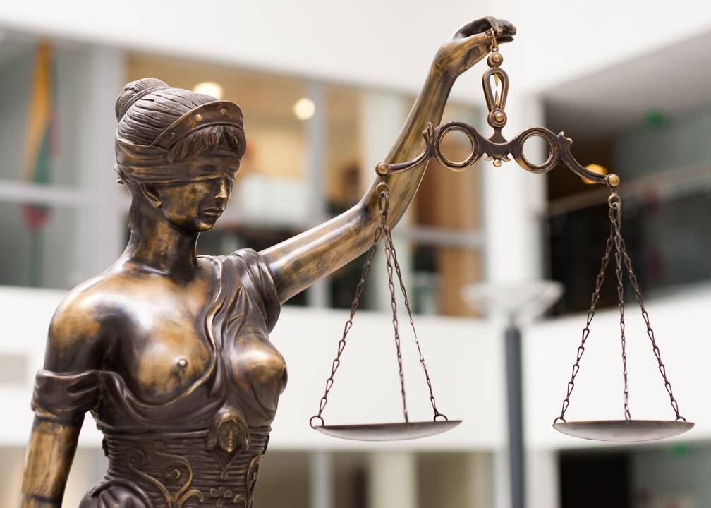 Gyvsidabriu užteršto teismo darbuotojai reikalauja didesnio žalos atlyginimo