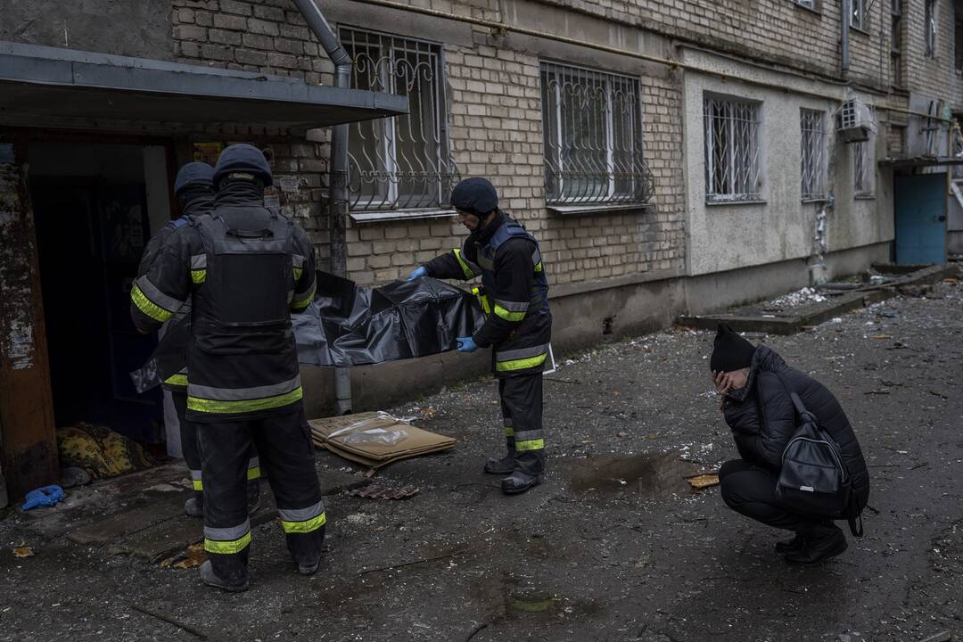 Ukrainiečių pareigūnė: Rusijos pajėgoms apšaudžius Chersoną žuvo 15 žmonių