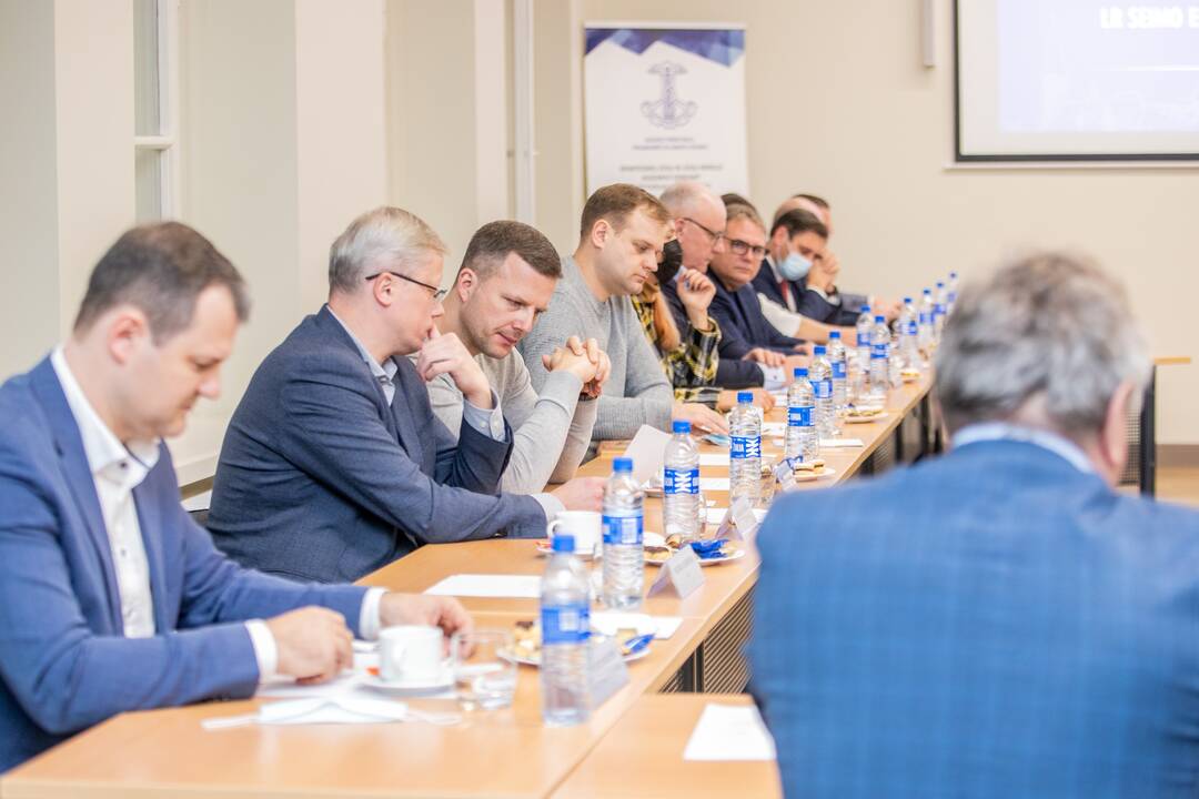 Išgyvenimas: bene didžiausias verslininkų galvos skausmas – žaibišku greičiu augančios elektros ir dujų kainos.