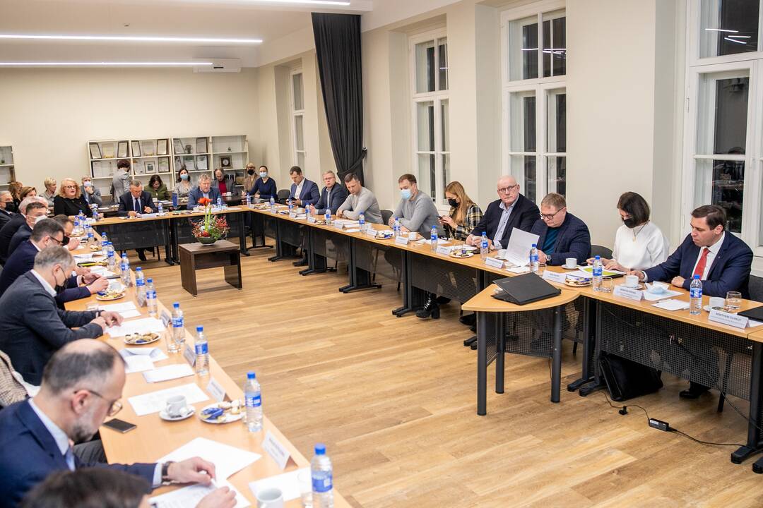 Išgyvenimas: bene didžiausias verslininkų galvos skausmas – žaibišku greičiu augančios elektros ir dujų kainos.