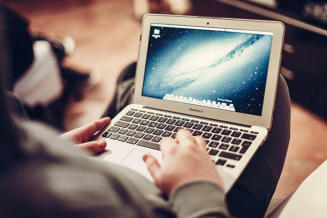 35 tūkst. kompiuterių mokyklas turėtų pasiekti kitą savaitę 