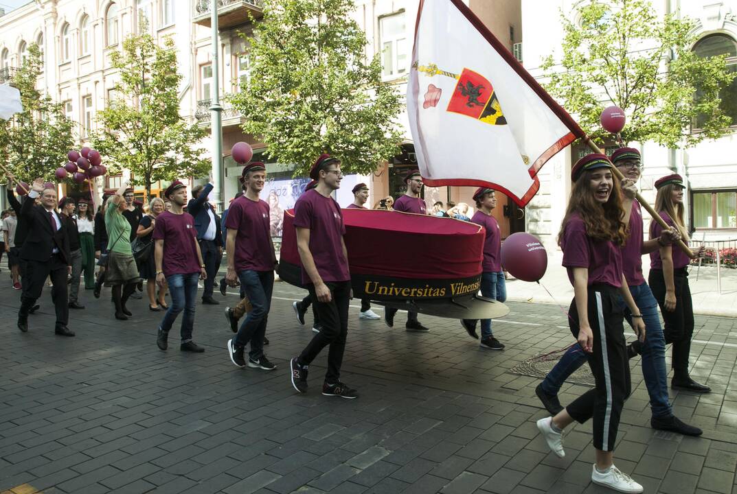 Šventinė VU studentų eisena
