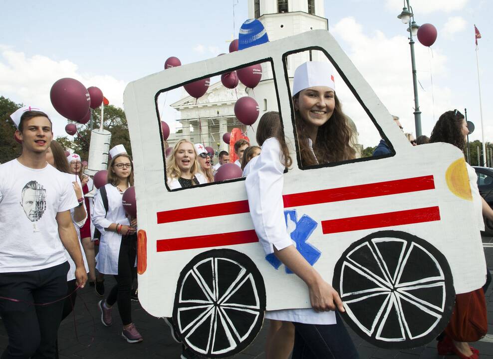 Šventinė VU studentų eisena