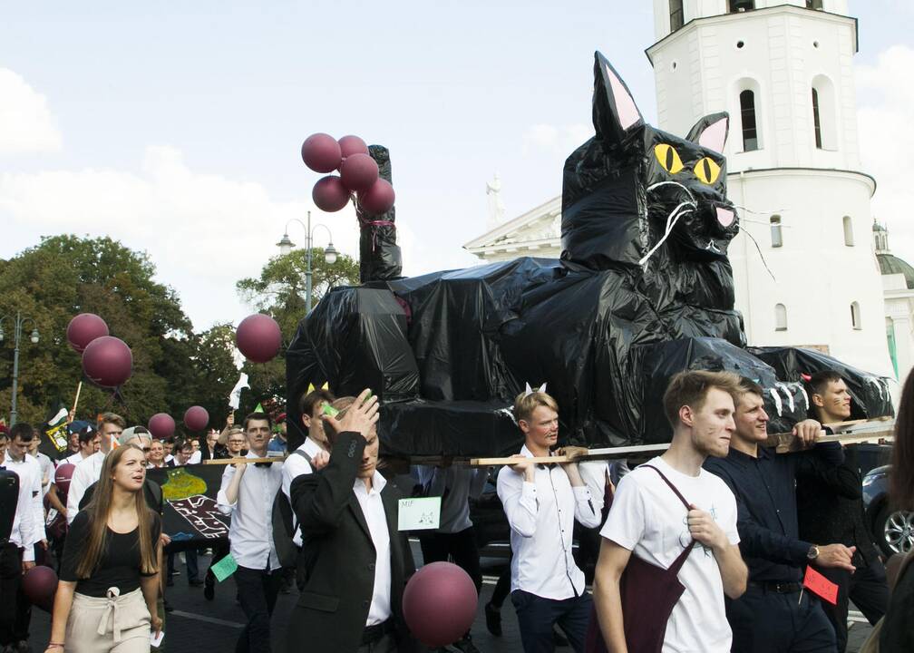 Šventinė VU studentų eisena